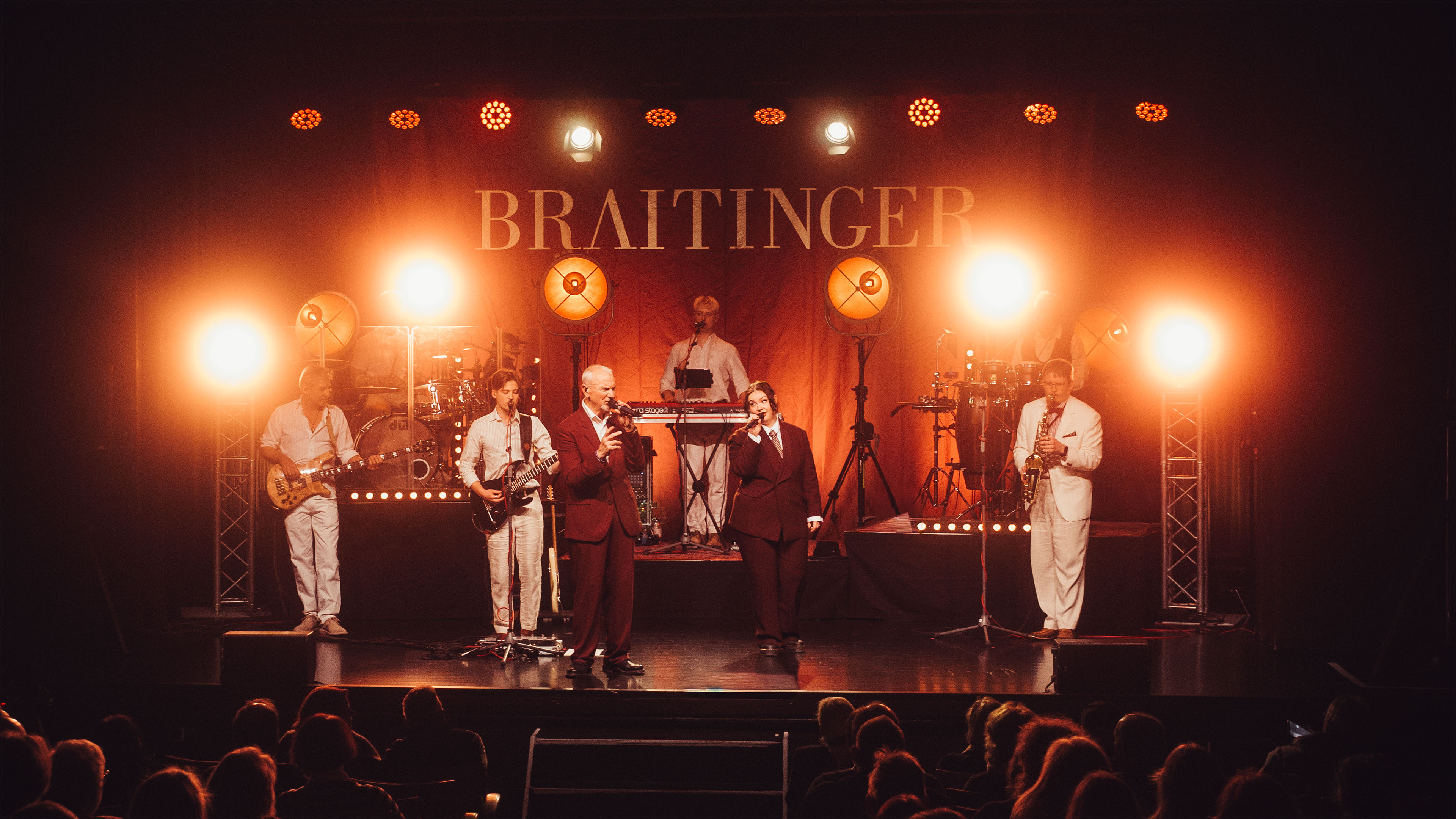 Zwei Ulmer Pop-Rocks-Bands am 28.02.2026 live im Saal der Teutonia Ulm.